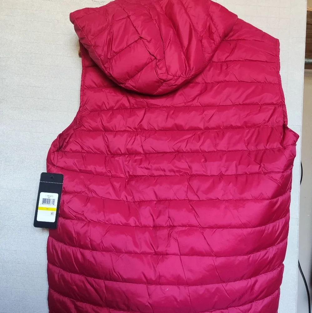 GUESS Puffer Vest - Picture 3 of 5